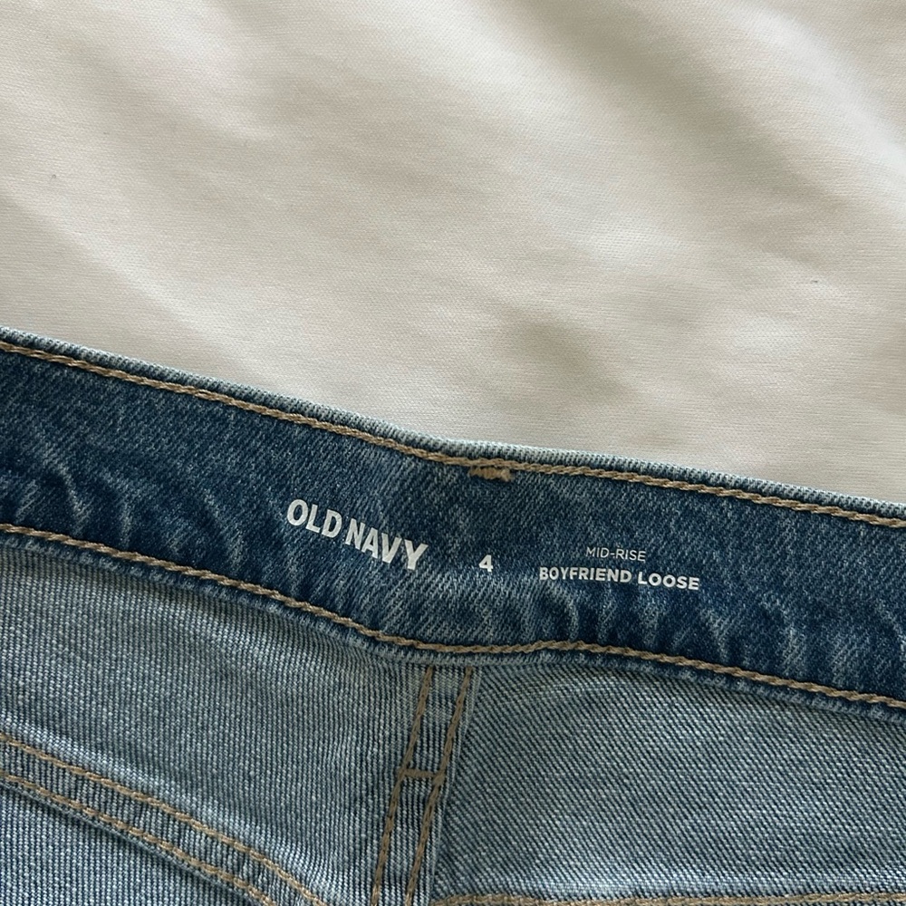 Old Navy Mid Rise Boyfriend Loose Jeans - Picture 4 of 5